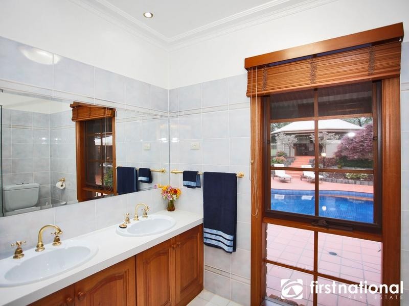 9 Carolyn Close, Narre Warren North VIC 3804