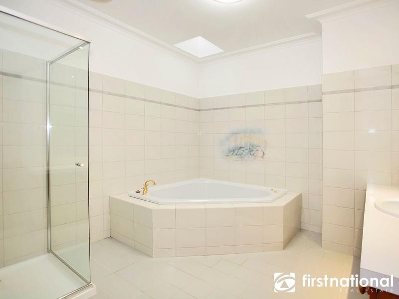 9 Carolyn Close, Narre Warren North VIC 3804