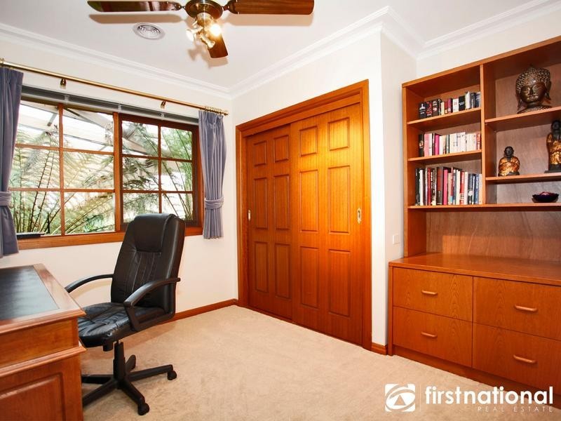 9 Carolyn Close, Narre Warren North VIC 3804