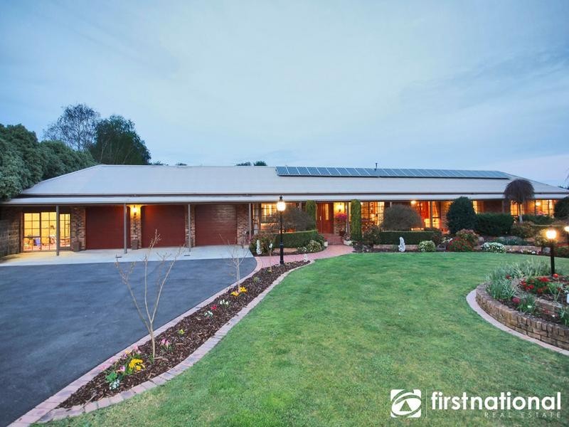 9 Carolyn Close, Narre Warren North VIC 3804