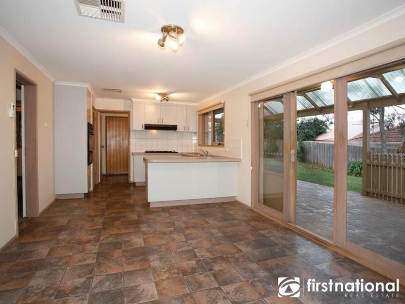 13 Leigh Drive, Pakenham VIC 3810