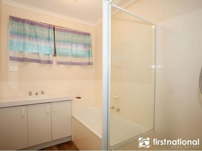 13 Leigh Drive, Pakenham VIC 3810