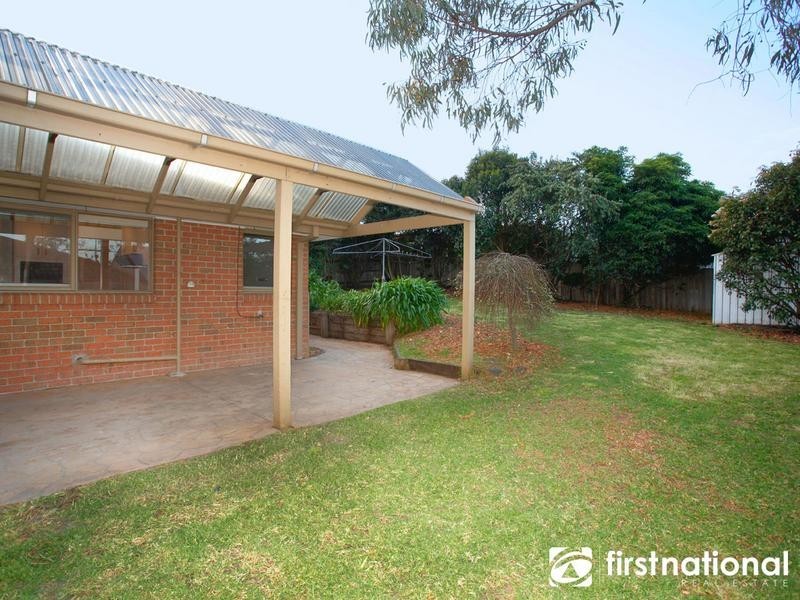 13 Leigh Drive, Pakenham VIC 3810
