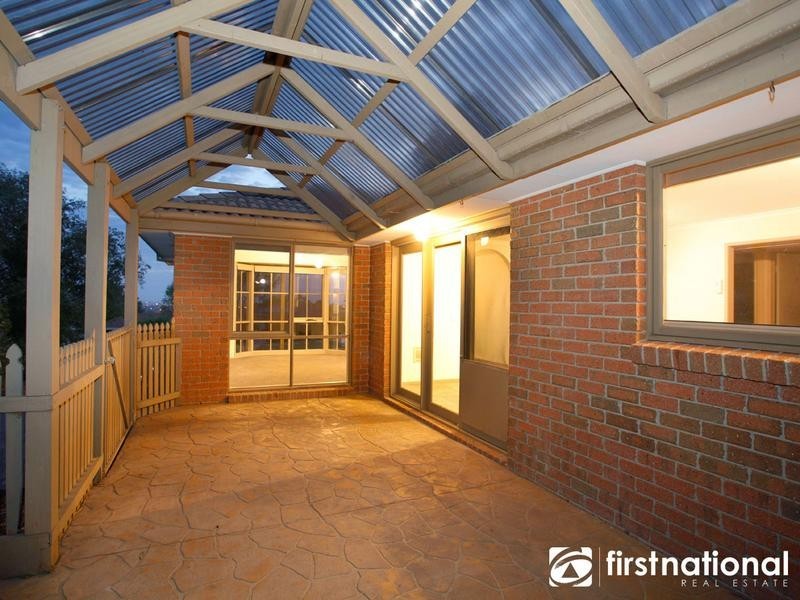 13 Leigh Drive, Pakenham VIC 3810