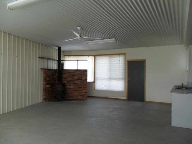 64 Hayseys Road, Narre Warren East VIC 3804