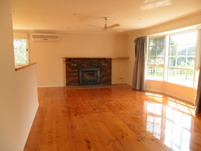 64 Hayseys Road, Narre Warren East VIC 3804