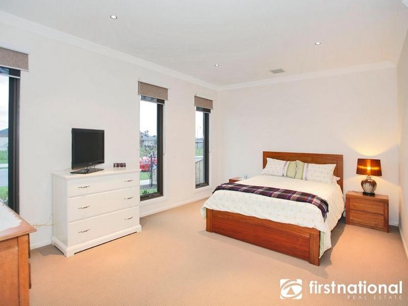 5 Bernadette Drive, Berwick VIC 3806