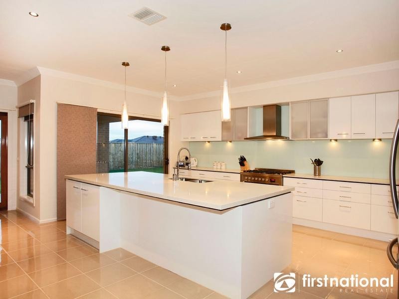 5 Bernadette Drive, Berwick VIC 3806