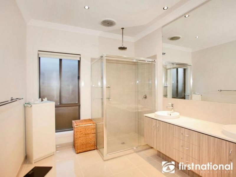 5 Bernadette Drive, Berwick VIC 3806