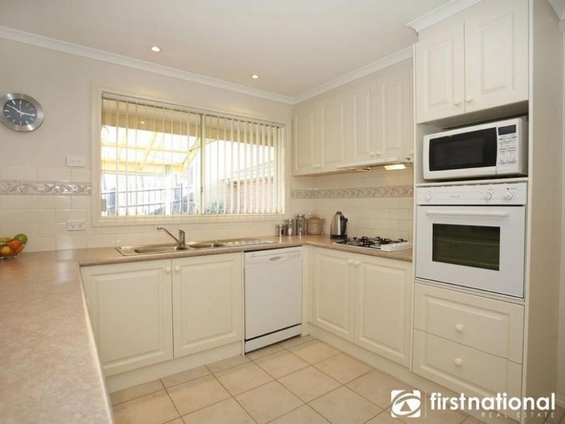 48 Earlsfield Drive, Berwick VIC 3806