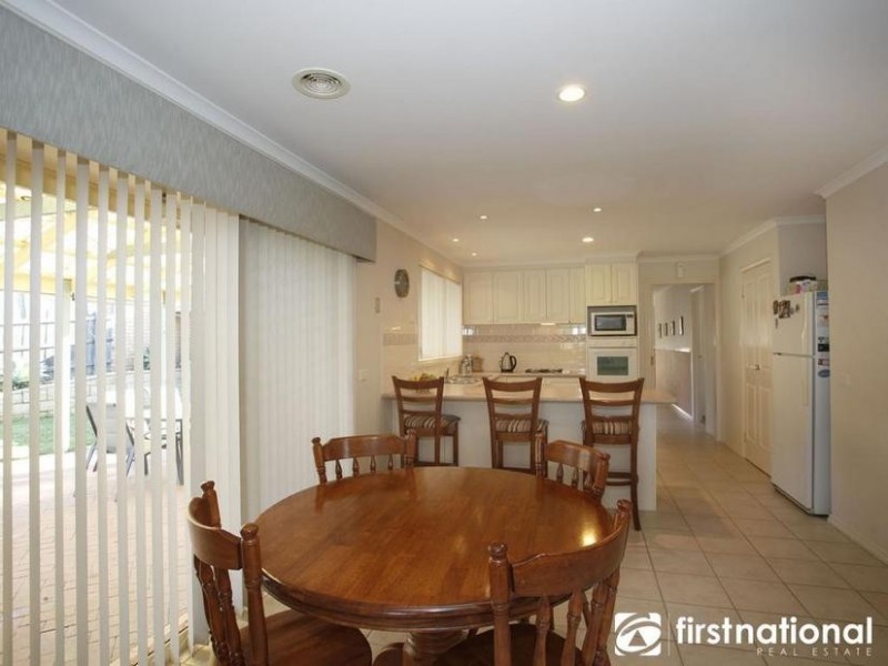 48 Earlsfield Drive, Berwick VIC 3806