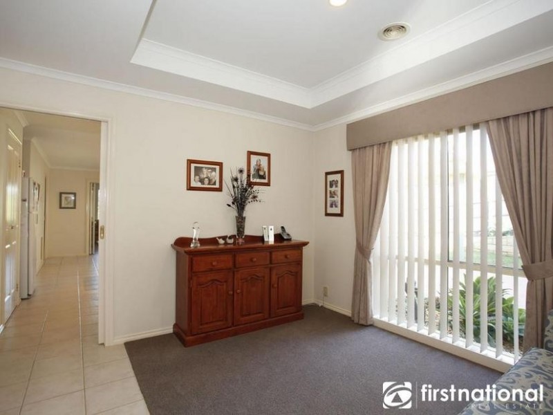 48 Earlsfield Drive, Berwick VIC 3806