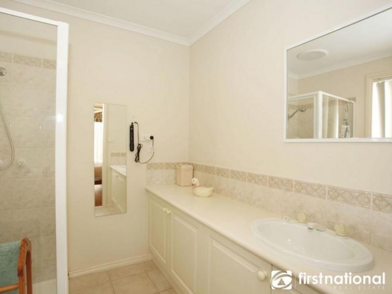 48 Earlsfield Drive, Berwick VIC 3806