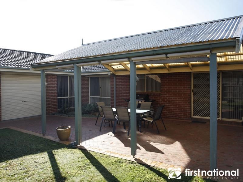 48 Earlsfield Drive, Berwick VIC 3806