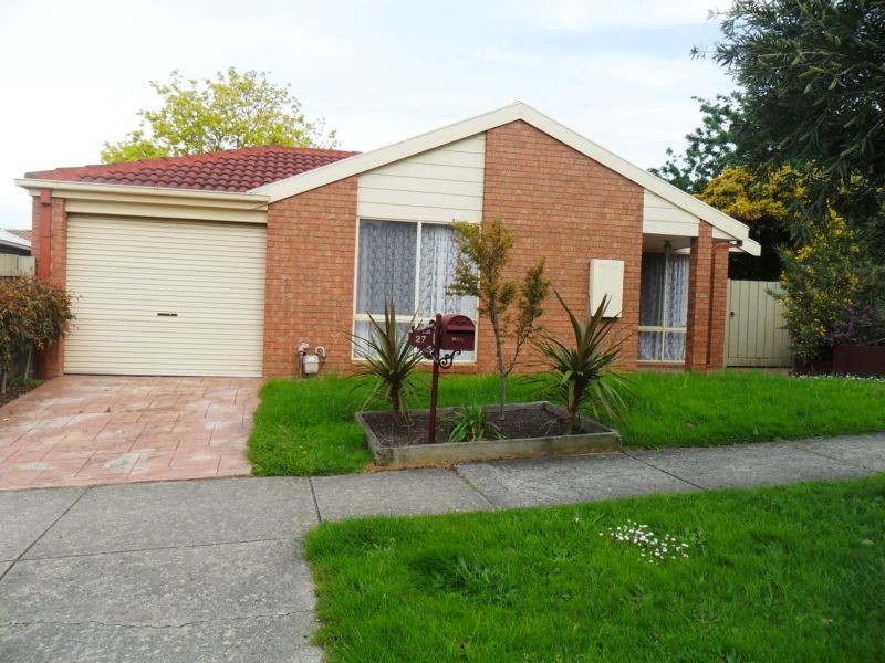 27 William Road, Berwick VIC 3806