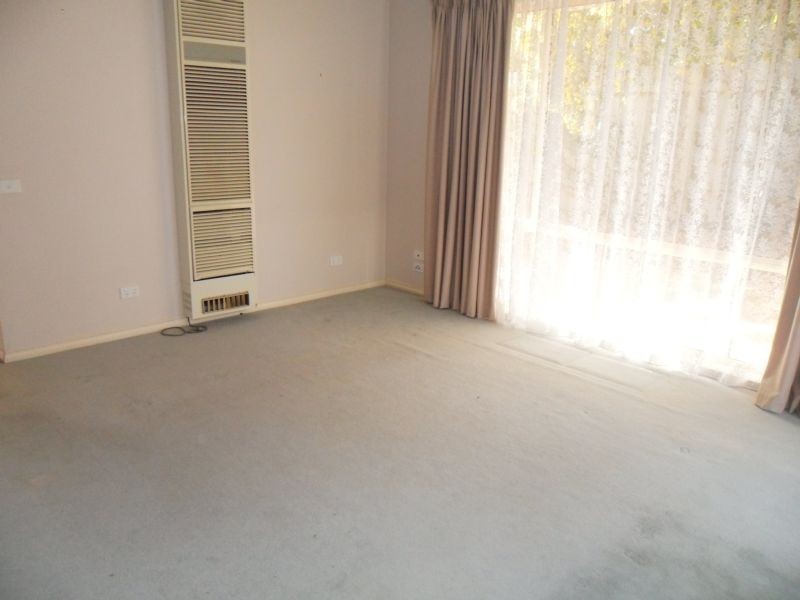 27 William Road, Berwick VIC 3806