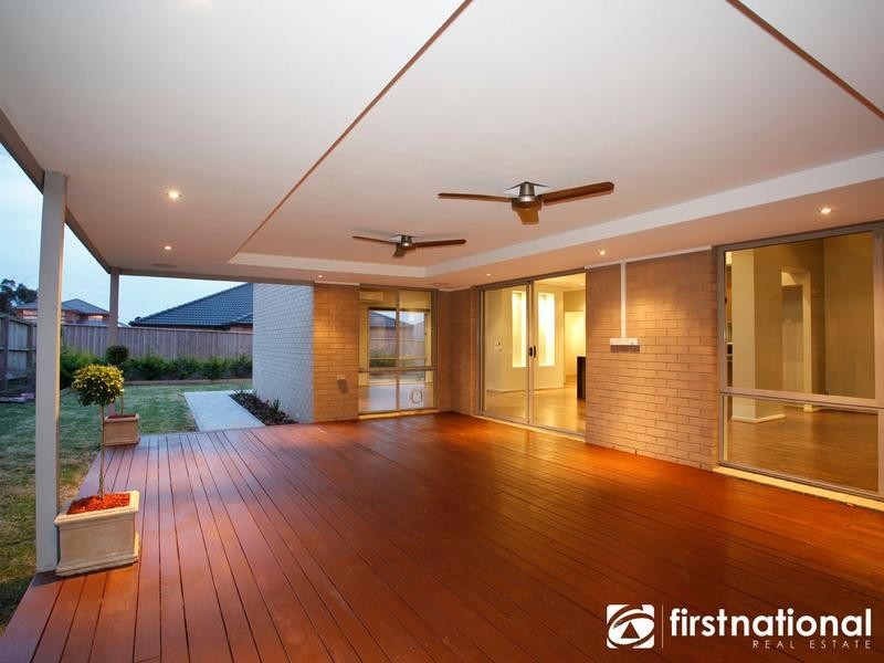 8 Alice Court, Officer VIC 3809