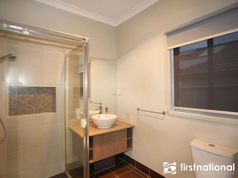 8 Alice Court, Officer VIC 3809