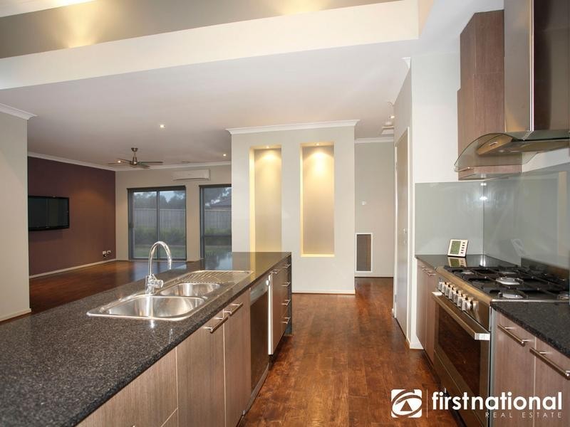 8 Alice Court, Officer VIC 3809