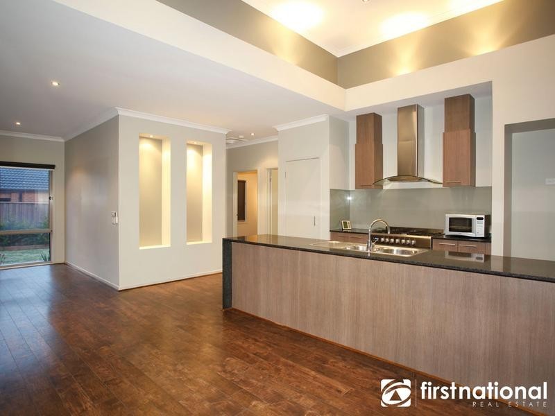 8 Alice Court, Officer VIC 3809