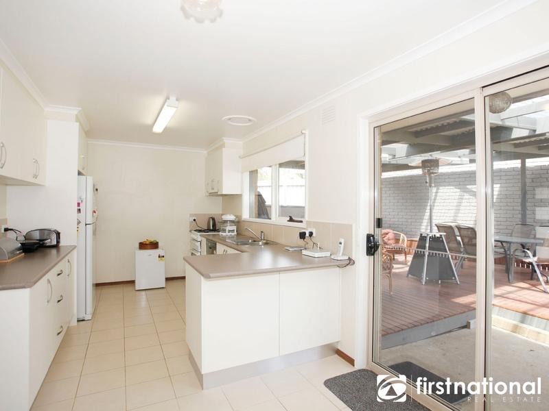 1/9 Strathavan Drive, Berwick VIC 3806