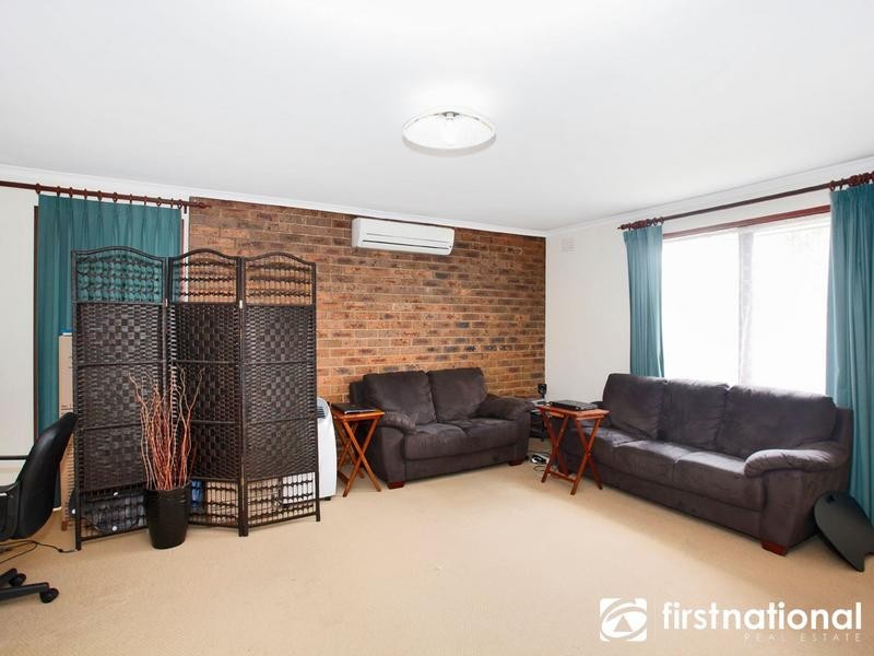 1/9 Strathavan Drive, Berwick VIC 3806