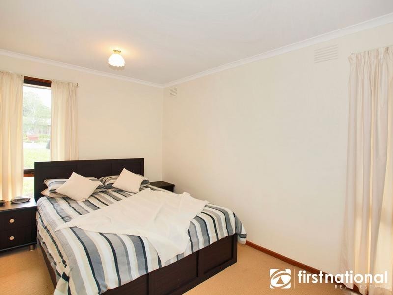 1/9 Strathavan Drive, Berwick VIC 3806