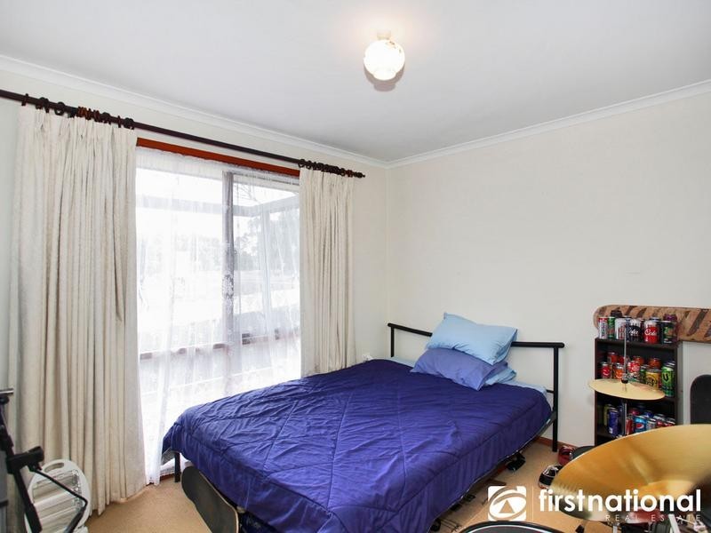 1/9 Strathavan Drive, Berwick VIC 3806