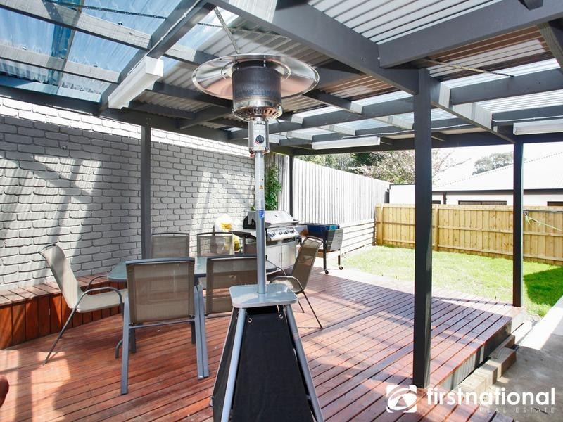 1/9 Strathavan Drive, Berwick VIC 3806