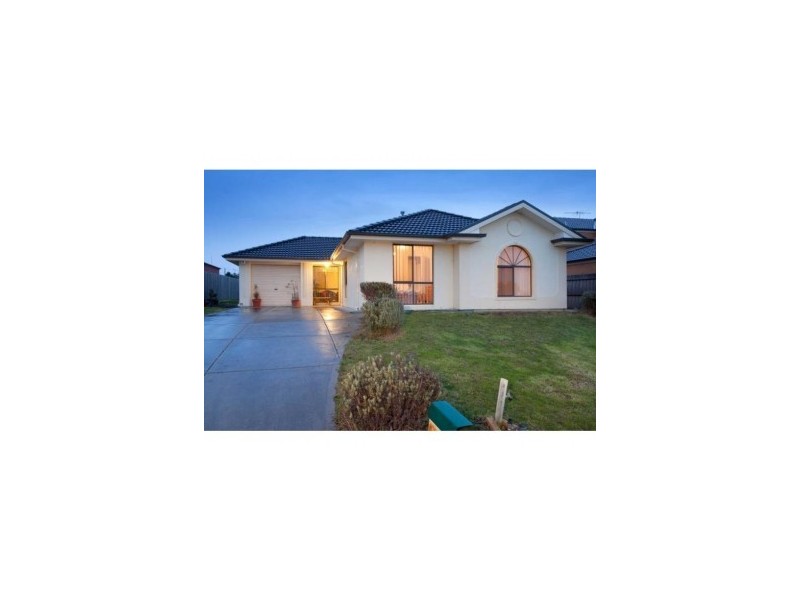 40 Oakgrove Drive, Narre Warren South VIC 3805