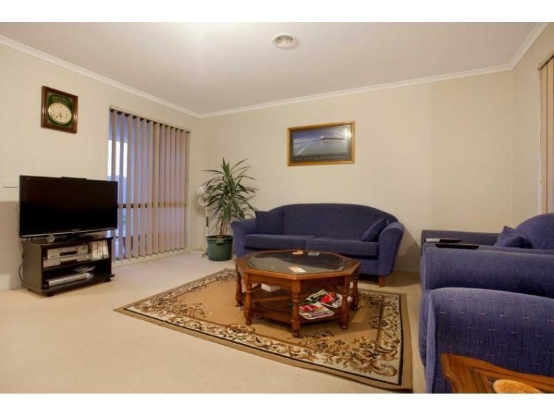 40 Oakgrove Drive, Narre Warren South VIC 3805