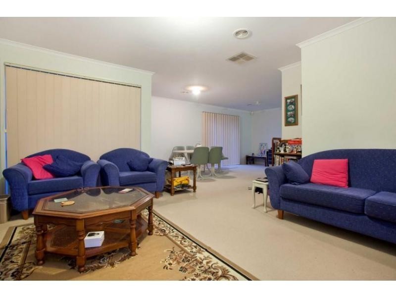 40 Oakgrove Drive, Narre Warren South VIC 3805