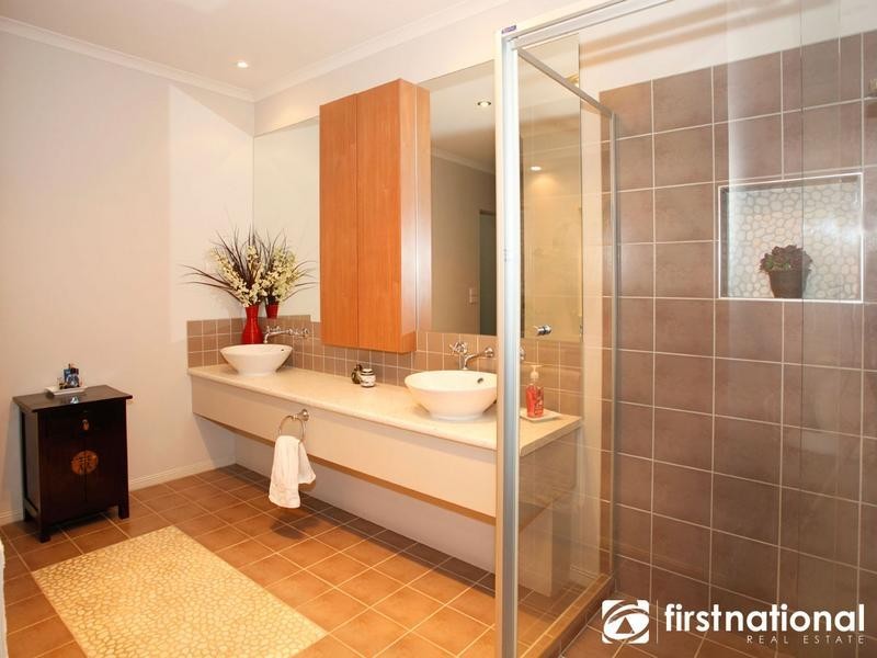 4 Moondarra Drive, Berwick VIC 3806