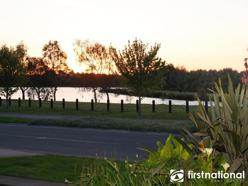 4 Moondarra Drive, Berwick VIC 3806