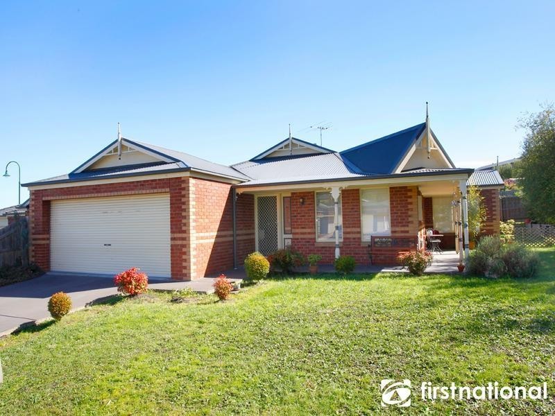 4 Alastair Drive, Berwick VIC 3806
