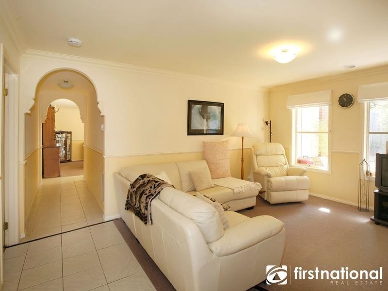 4 Alastair Drive, Berwick VIC 3806