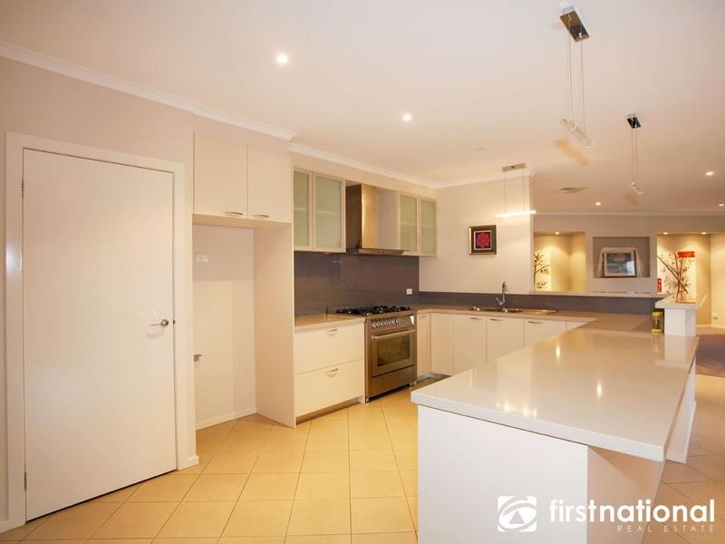 37 Bryn Mawr Boulevard, Berwick VIC 3806