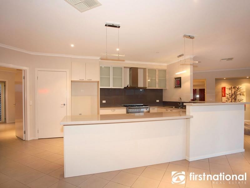 37 Bryn Mawr Boulevard, Berwick VIC 3806