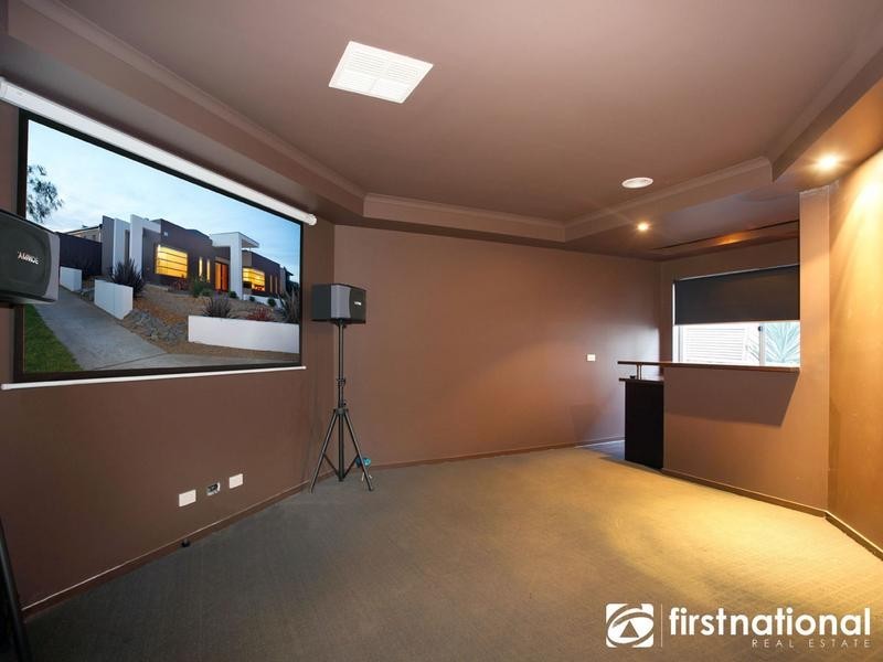 37 Bryn Mawr Boulevard, Berwick VIC 3806