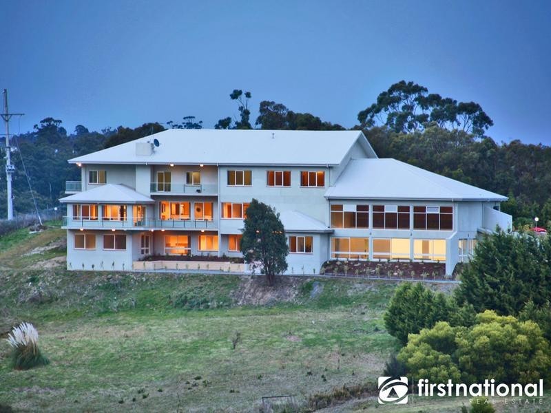 195 Yackatoon Road, Beaconsfield Upper VIC 3808