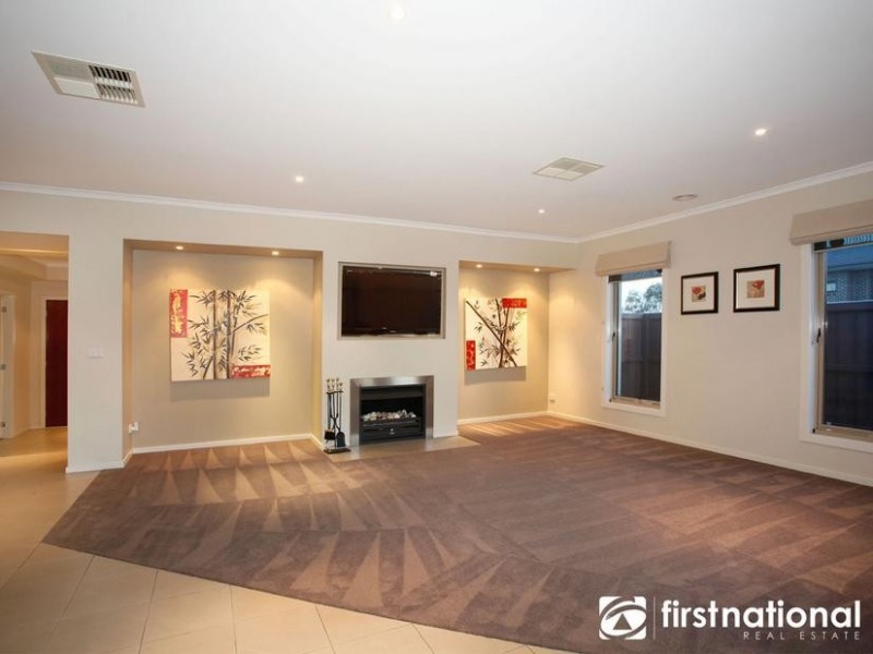 37 Bryn Mawr Boulevard, Berwick VIC 3806
