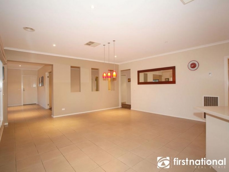 37 Bryn Mawr Boulevard, Berwick VIC 3806