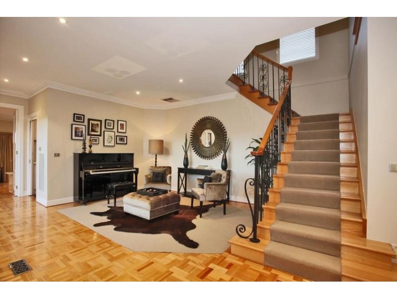 6A Buchanan Road, Berwick VIC 3806