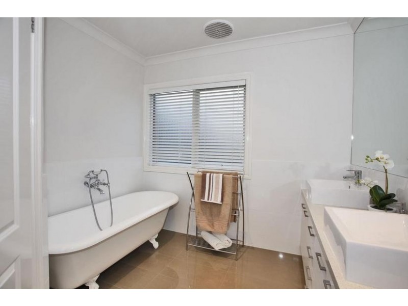 6A Buchanan Road, Berwick VIC 3806