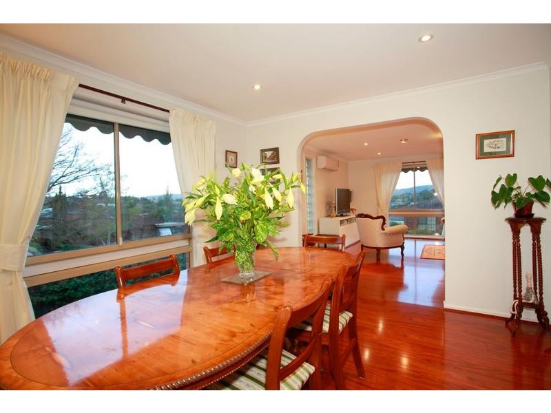 5 Shannon Way, Berwick VIC 3806