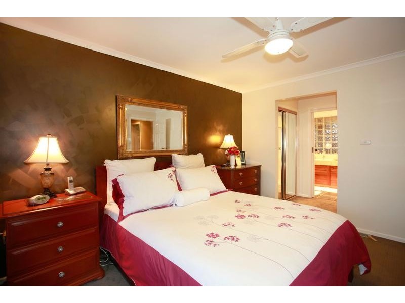 5 Shannon Way, Berwick VIC 3806