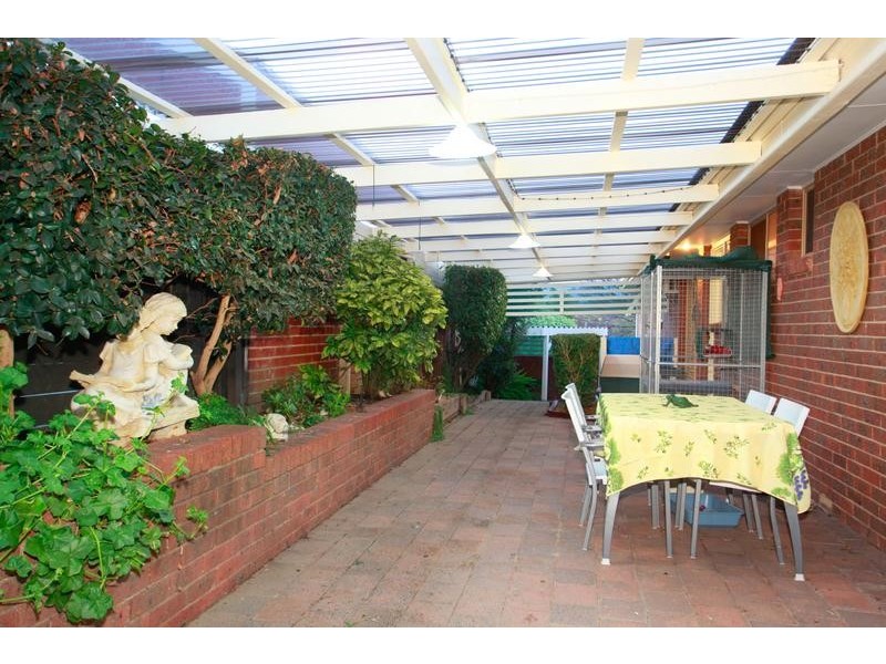 5 Shannon Way, Berwick VIC 3806