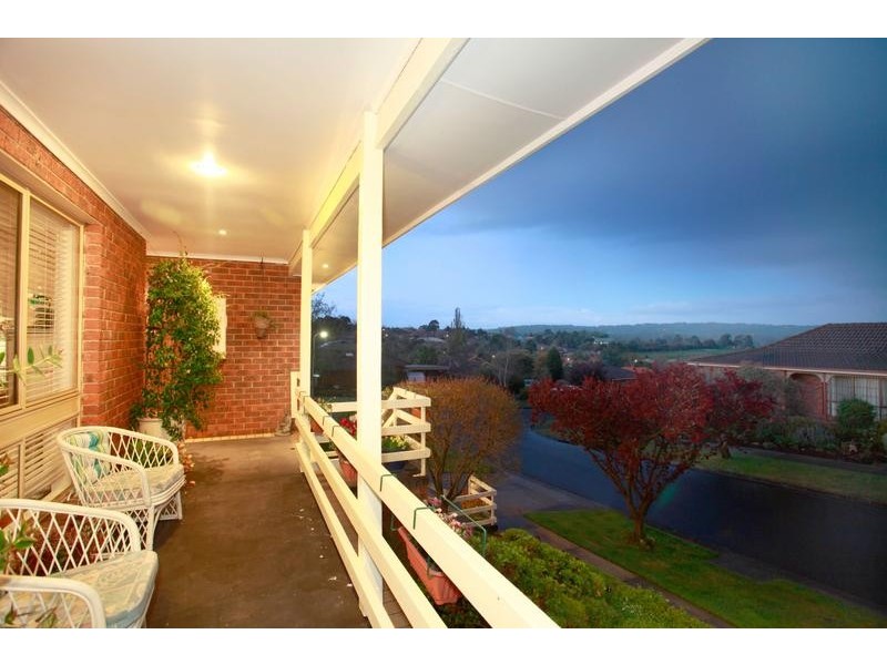 5 Shannon Way, Berwick VIC 3806