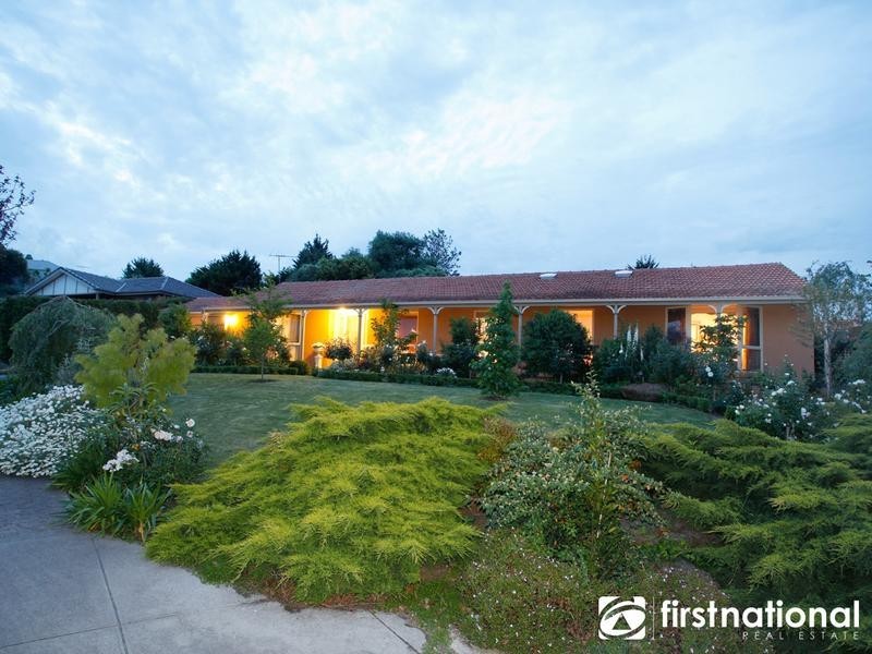 50 Edrington Park Drive, Berwick VIC 3806