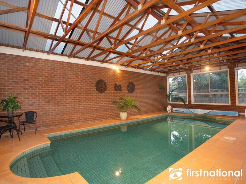 50 Edrington Park Drive, Berwick VIC 3806